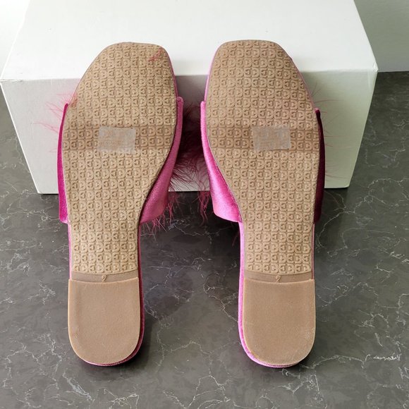 (SOLD) $89 *NEW* SAM EDELMAN Feather Slipper - Picture 7 of 11
